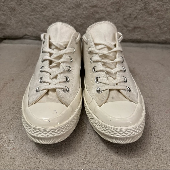 Comme des Garçons PLAY x Converse Chuck Taylor All Star Low Top Sneakers Unisex - Picture 4 of 9